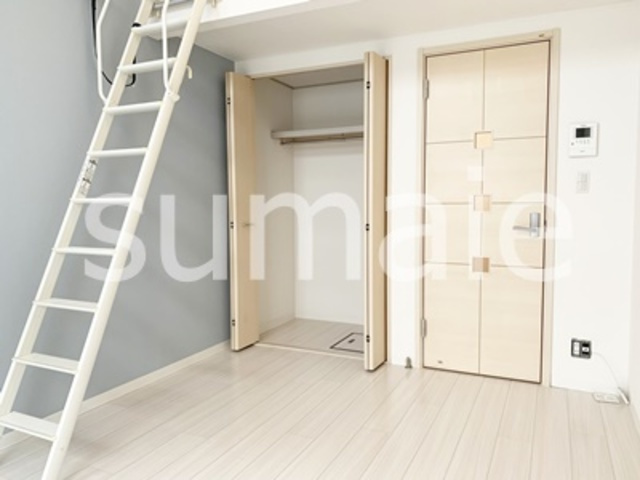 モンシャトー大成A棟の居間・リビング|人気のフローリング