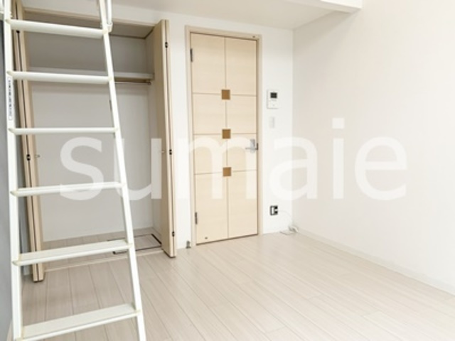 モンシャトー大成A棟の居間・リビング|人気のフローリング。