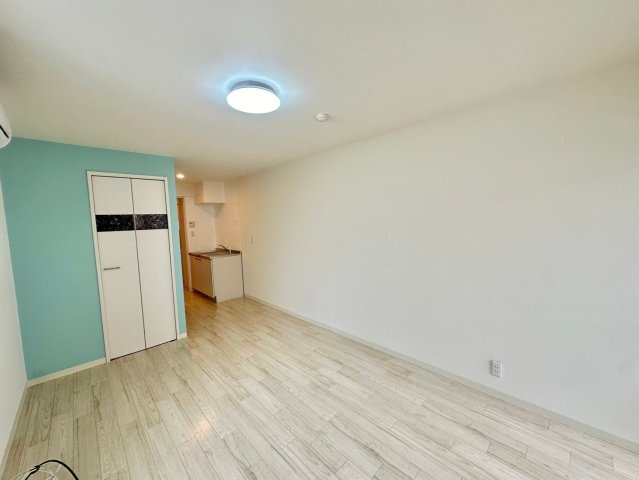 Clair市役所前の洋室