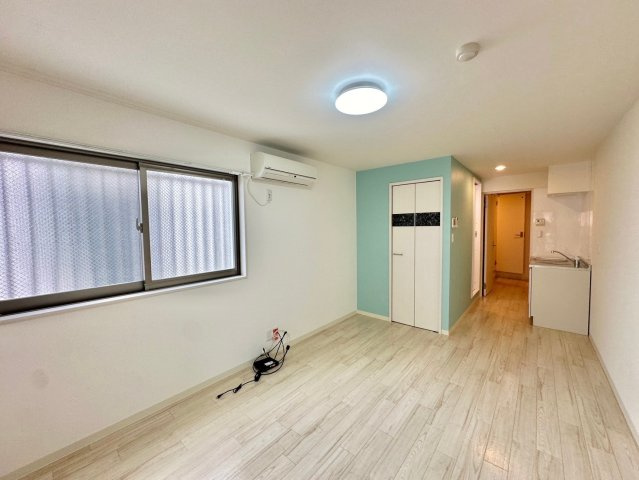 Clair市役所前の洋室