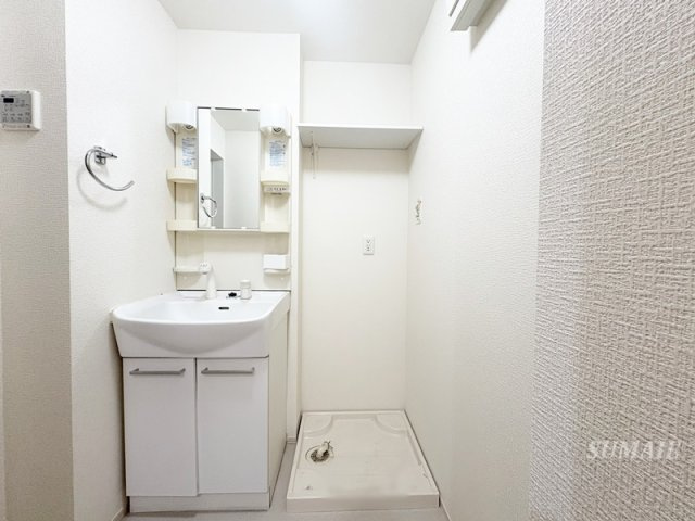 メゾン　ド　グランメールの洗面所|洗濯機置き場です☆