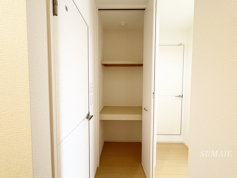 メゾン　ド　グランメールの収納|廊下収納です☆