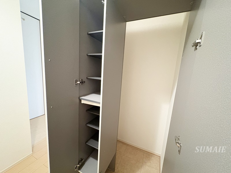 メゾン　ド　グランメールの収納|シューズインクロークです☆