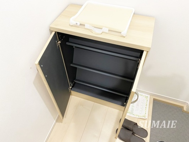 メルディア東大宮Ⅲの玄関|シューズボックスあります！