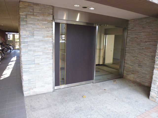 ドゥーエ東十条のロビー|3Ｆにもエントランスあります！