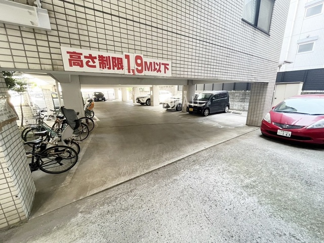 仲宿セントラルコートの駐車場|駐車場です。