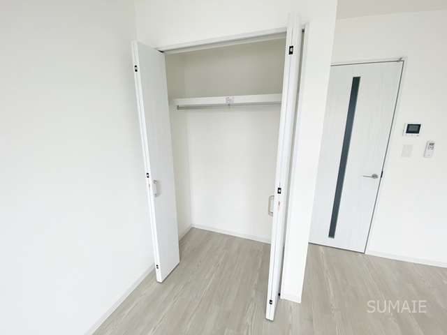 ジーメゾン大宮吉野町の収納|上部まで収納できるクローゼット！