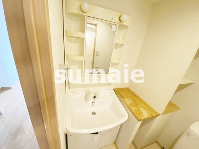 スクエアタワーの洗面所|独立洗面台です☆