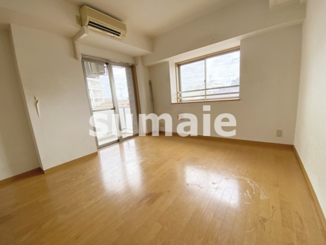 スクエアタワーの居間・リビング|人気の角部屋☆