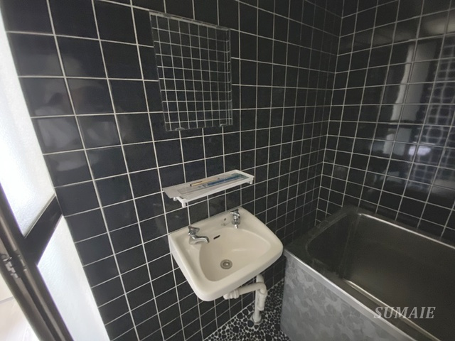 アルファビルの洗面所|洗面台です☆