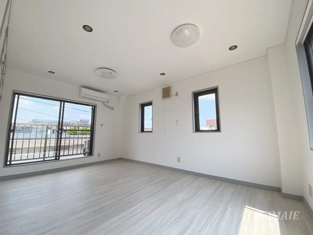 アルファビルの洋室|10帖洋室☆