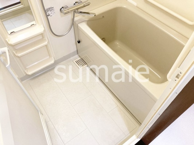 ジェンティール川口の浴室|清潔感のあるバスルーム。