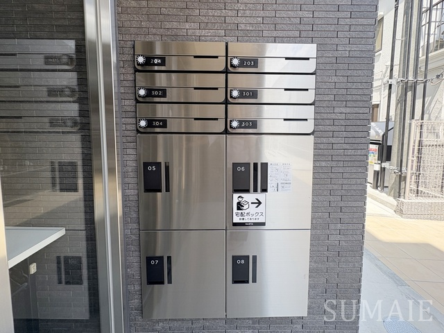 メゾンドビューラシーヌⅢのその他共用部分|集合ポストと宅配ボックス完備☆