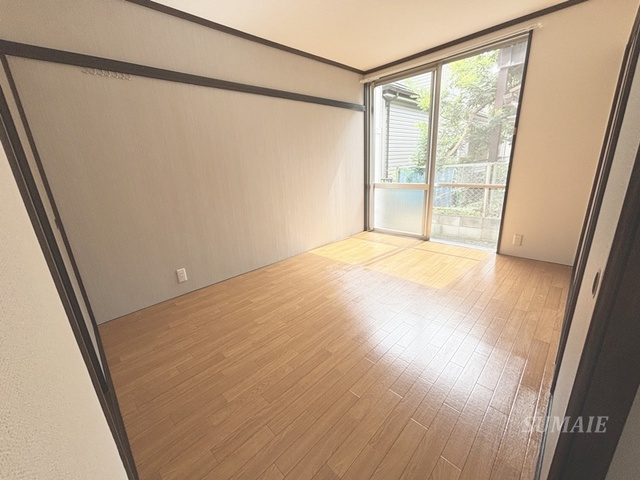 関口グリーンハイツＡの洋室|押し入れ側居室です。