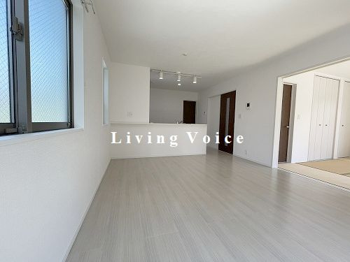 【居間・リビング】 | 厚木市戸田　中古一戸建て | 厚木市戸田　中古一戸建て