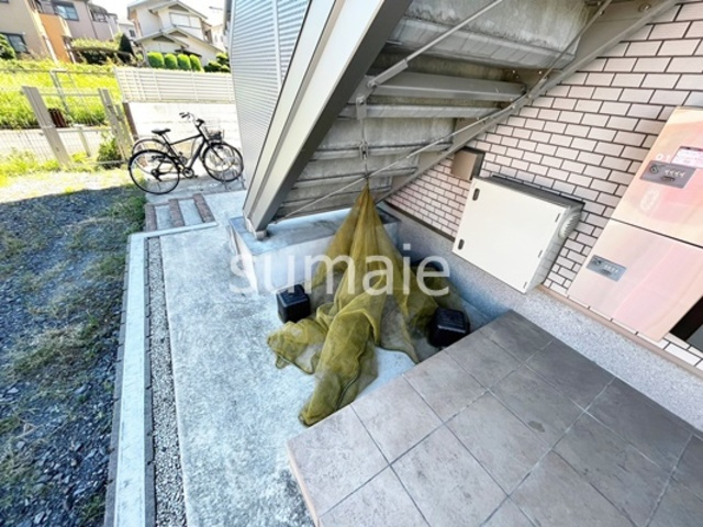 フィカーサ東大宮のエントランス|敷地なゴミ置き場！