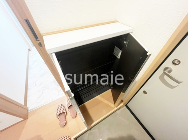 ロフトハウス大宮北の玄関|シューズボックスです