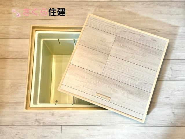 Heartful-Town 　東武江曽島駅2期　1棟の収納|もしもの災害に備えて、水や保存食の備蓄庫としても活躍してくれる床下収納！！