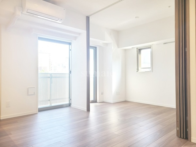 フルハウス赤羽の居間・リビング|13.5帖の広めのリビングです☆