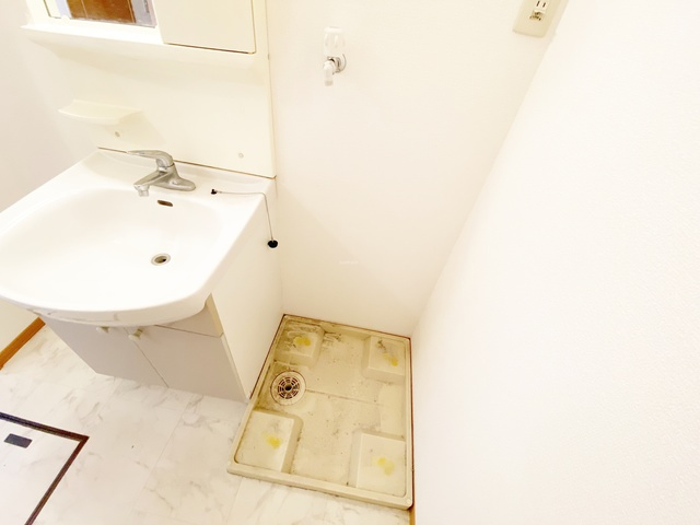 ヴィラセストの洗面所|室内洗濯機置き場！