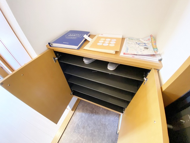 ヴィラセストの玄関|シューズボックス付き！