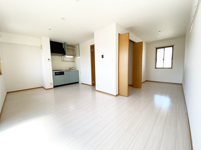 ヴィラセストの居間・リビング|広々14帖のお部屋です！