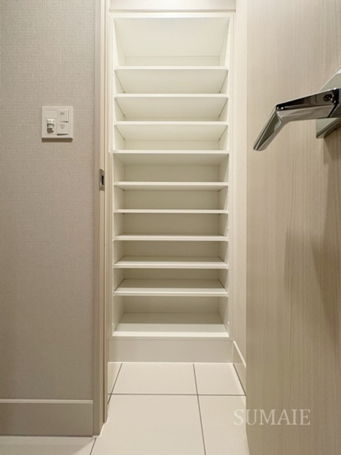 Alivis十条の収納|シューズインクローゼット☆