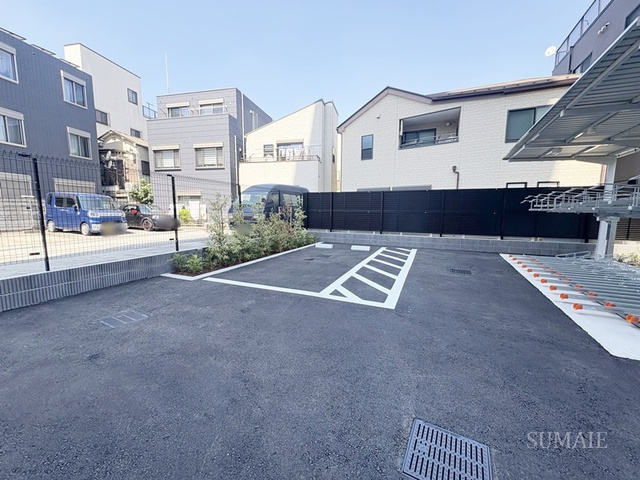 Alivis十条のその他共用部分|駐車場です☆