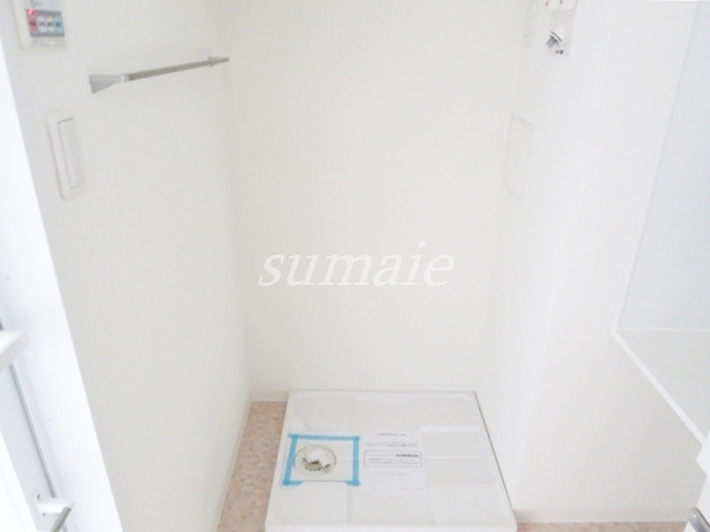 レジェンダリーコート赤羽の設備|洗濯機置き場です☆