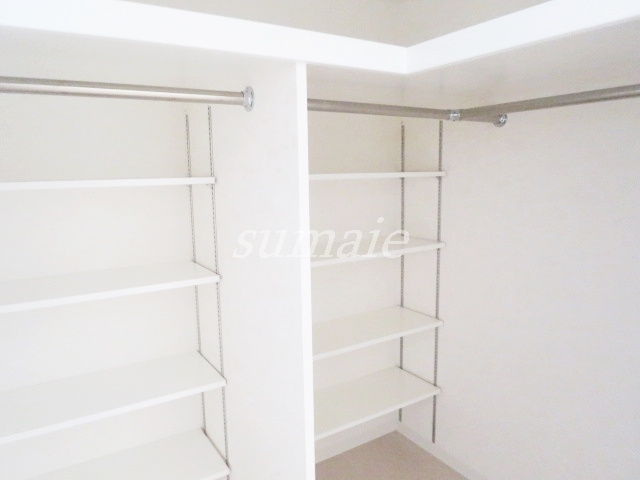 レジェンダリーコート赤羽の収納|ウォークインクローゼットです☆