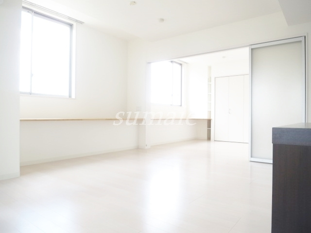 レジェンダリーコート赤羽の居間・リビング|リビング１8.5帖です☆