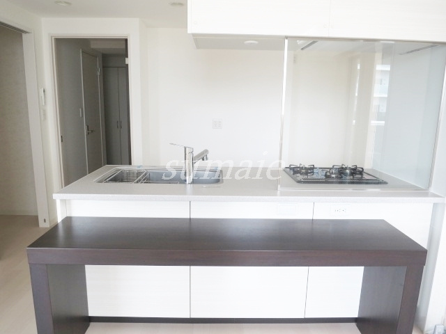 レジェンダリーコート赤羽のキッチン|お部屋側からのキッチンです☆