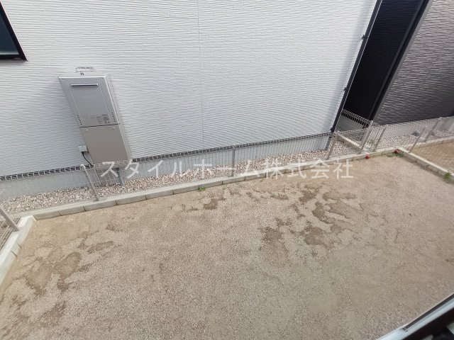 リナージュ下地町2号棟の庭