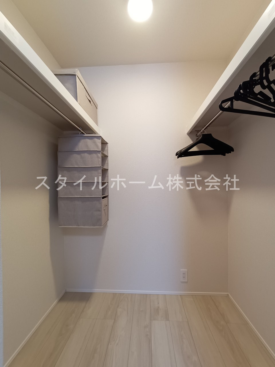 リナージュ下地町2号棟の収納