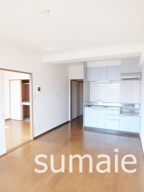 ソレアードミシマの居間・リビング|9.5帖