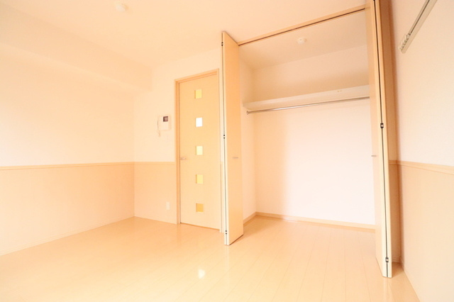 エスパシオの寝室|人気のフローリングです。