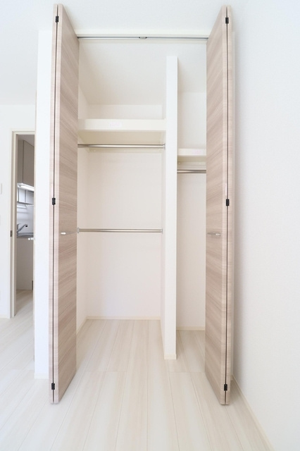 ホワイトヴィラの収納|クローゼットタイプの収納です。