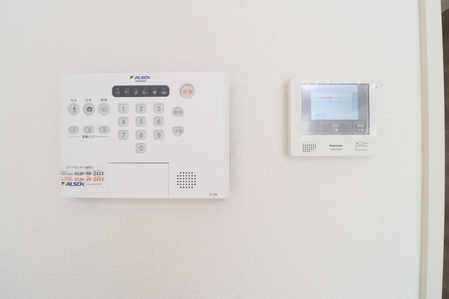 ホワイトヴィラのセキュリティ|TVモニターホン＆ホームセキュリティー装備。