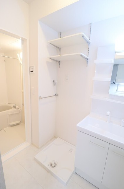 ホワイトヴィラのその他|室内洗濯機置場。