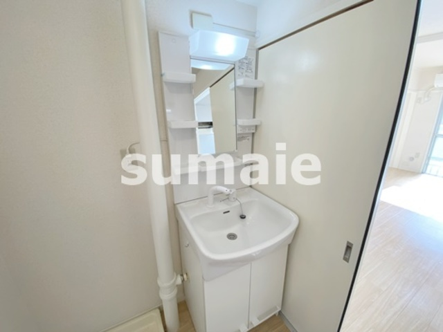 渋谷コート２号棟の洗面所|人気の独立洗面台です☆