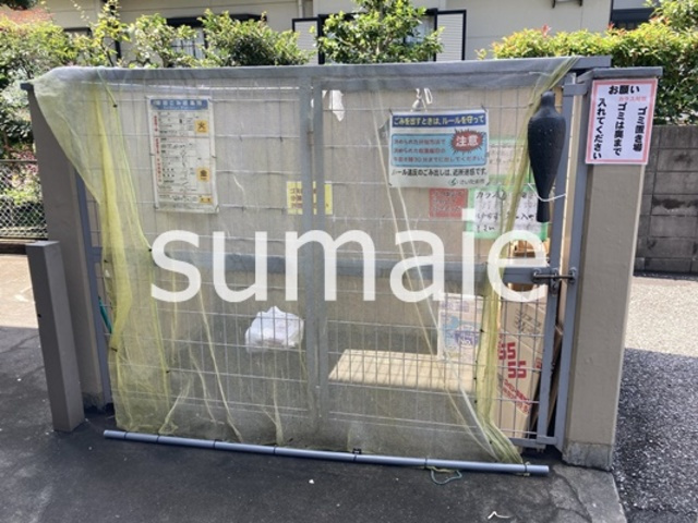 渋谷コート２号棟のその他共用部分|敷地内ゴミ置き場。