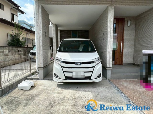 中古戸建　茅ヶ崎市円蔵2丁目の駐車場