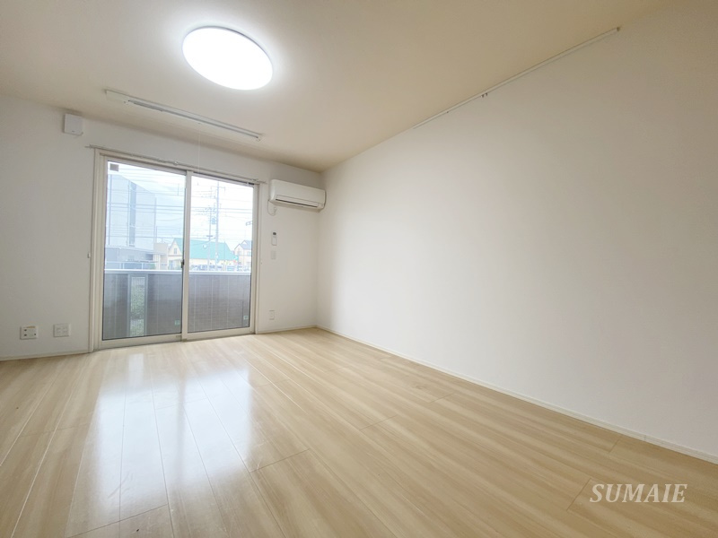 Casa  Comfort  Bの洋室|9.6帖洋室☆