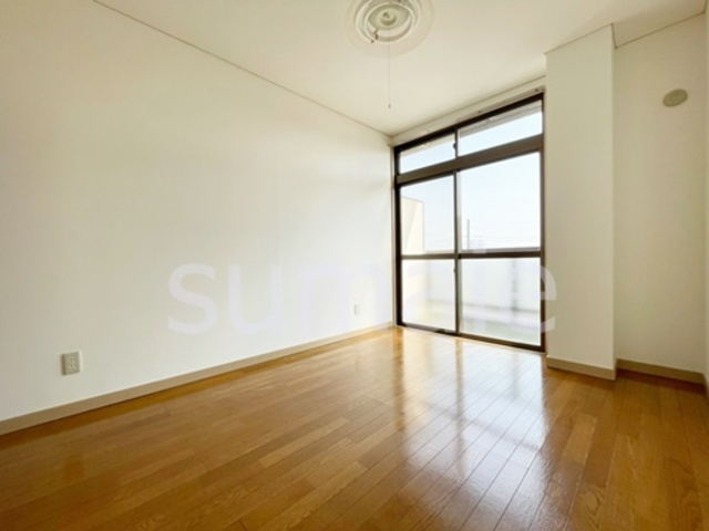 加藤マンションの洋室