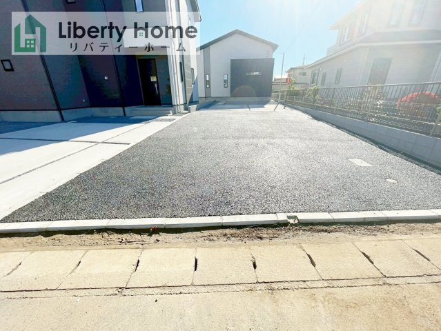 取手市宮和田14期　新築戸建　2号棟の前面道路含む現地写真