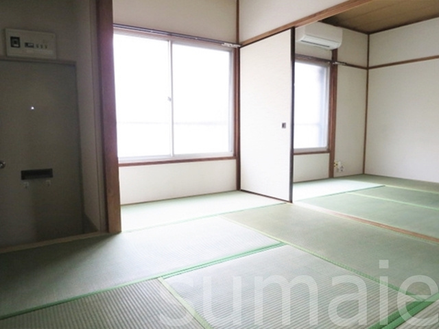 押田荘の和室|外には洗濯物干せます