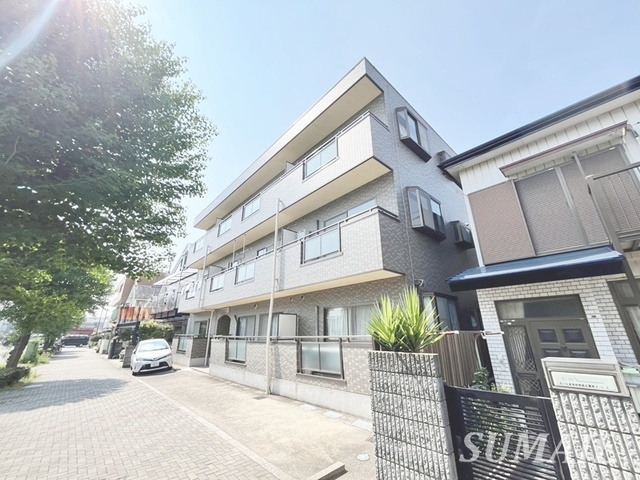 ノースグリーンの外観|3階建てのマンション！