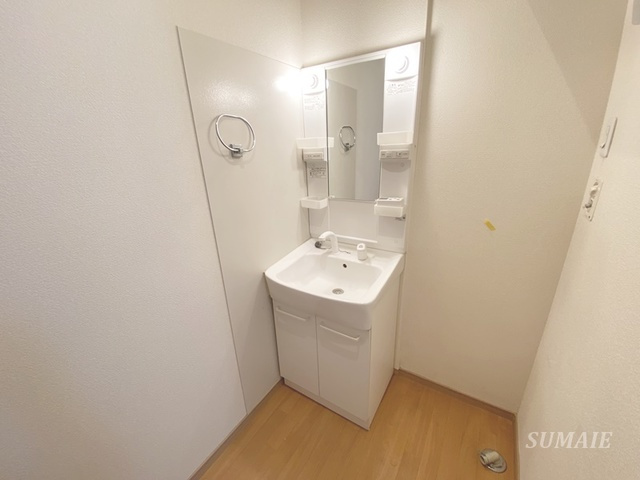 マイシティ上小町IIの洗面所|独立洗面台です☆