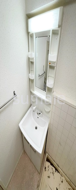 マサルマンションの洗面所|嬉しい独立洗面台です。