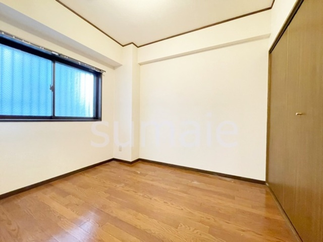 マサルマンションの洋室|明るい洋室です。